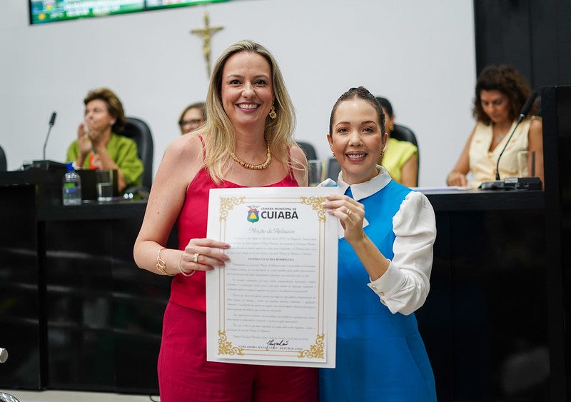 Empresária recebe homenagem por empreender e capacitar mulheres