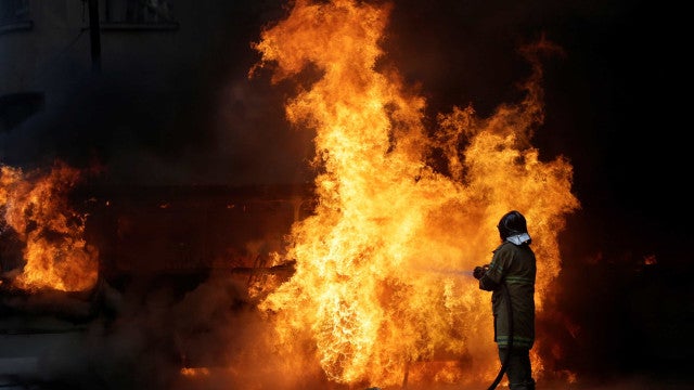 Ônibus são incendiados na região central de Porto Alegre