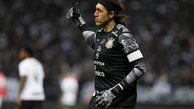 Cássio pede para sair, e Corinthians oferece aumento salarial e 2 anos de contrato para tentar segurá-lo