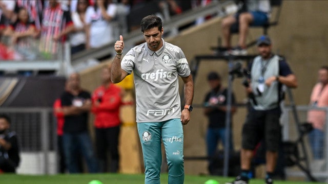 Abel vê Palmeiras na briga no Brasileirão: ‘Dois pontos do primeiro? Para quem já esteve a 14’
