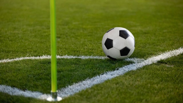 Zagueiro de 19 anos morre vítima de infarto antes de jogo no Pará