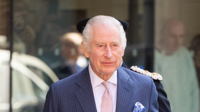 Rei Charles e rainha Camilla oferecem jantar a funcionários de hospital