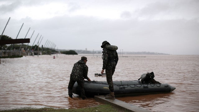 Nível do Guaíba segue acima dos 4 metros neste sábado