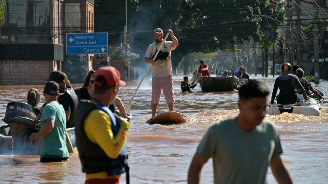 Dinheiro doado para RS será usado para dar R$ 2.000 para famílias atingidas por chuva