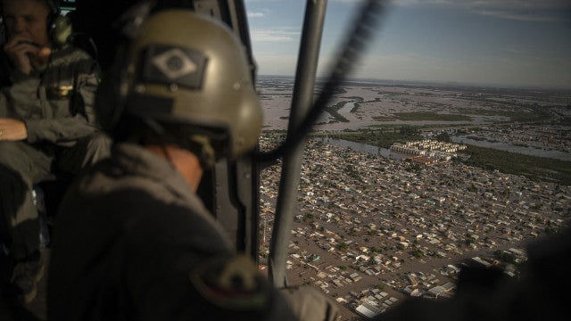 Todas as estradas estarão liberadas em 20 dias no RS, diz Renan Filho