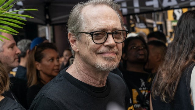 Steve Buscemi é agredido por estranho em rua de NY