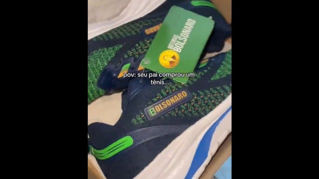 Jovem recusa a sair com pai após ele comprar tênis com a marca Bolsonaro