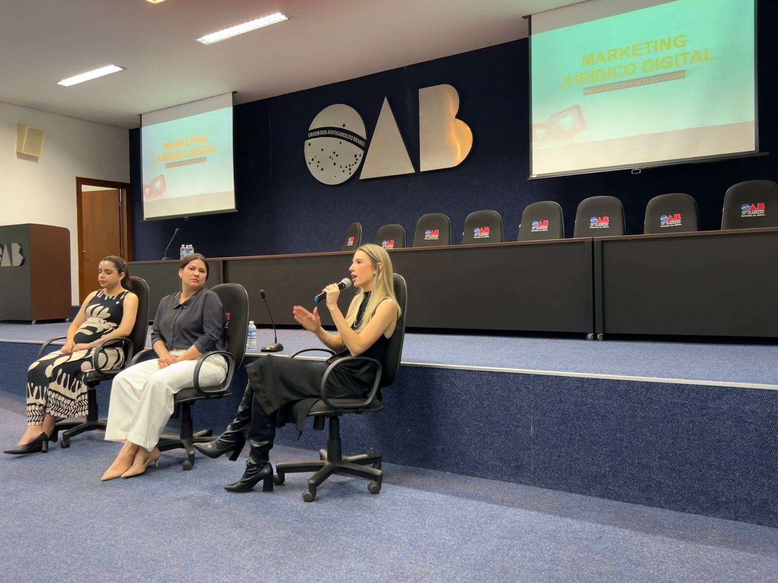 Maria Fernanda Kopacheski realiza palestra sobre marketing jurídico na OAB em Tangará da Serra