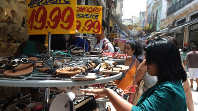 Intenção de consumo sobe pela 3ª vez seguida, mostra CNC