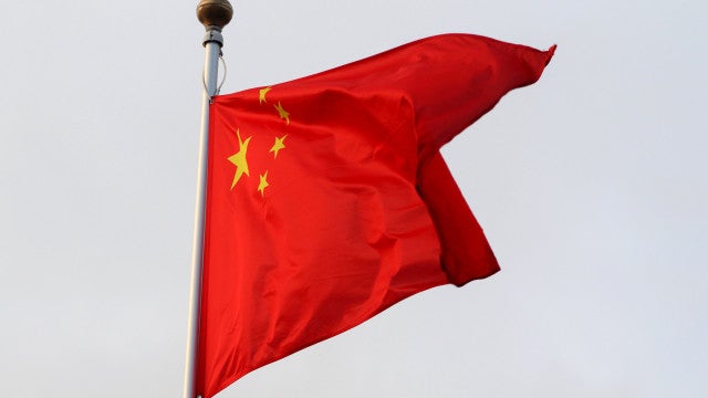 Helicóptero cai com três pessoas a bordo no sudeste da China