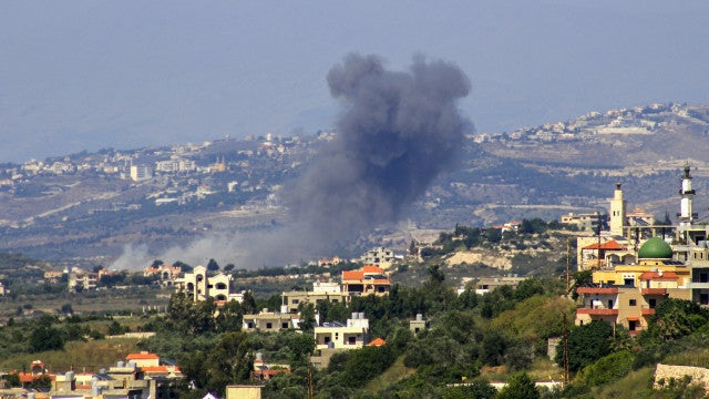 Brasileira ferida em bombardeio no Líbano é transferida para hospital em Beirute