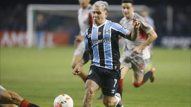 Grêmio empata, fica em 2º e pegará Fluminense nas oitavas da Libertadores