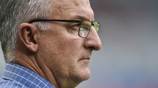 Dorival Jr. pede calma com oscilações da seleção brasileira: ‘Momento é de formação’