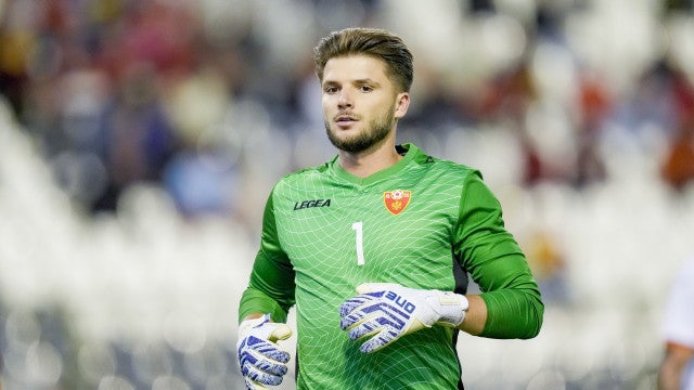 Goleiro da seleção de Montenegro morre após sofrer um mal-estar em seu apartamento