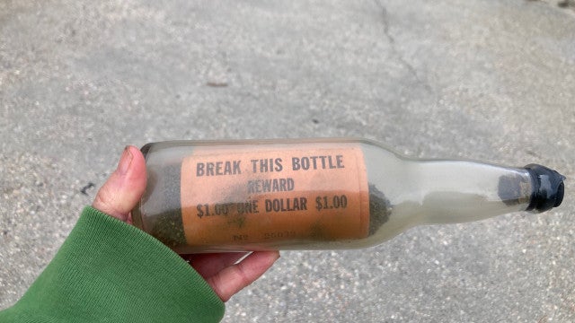 Garrafa lançada ao mar em 1961 aparece 63 anos depois nos EUA