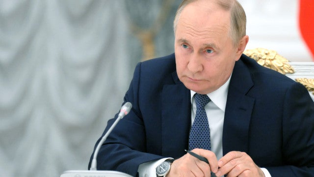 Putin ameaça retomar produção de mísseis nucleares de alcance intermédio
