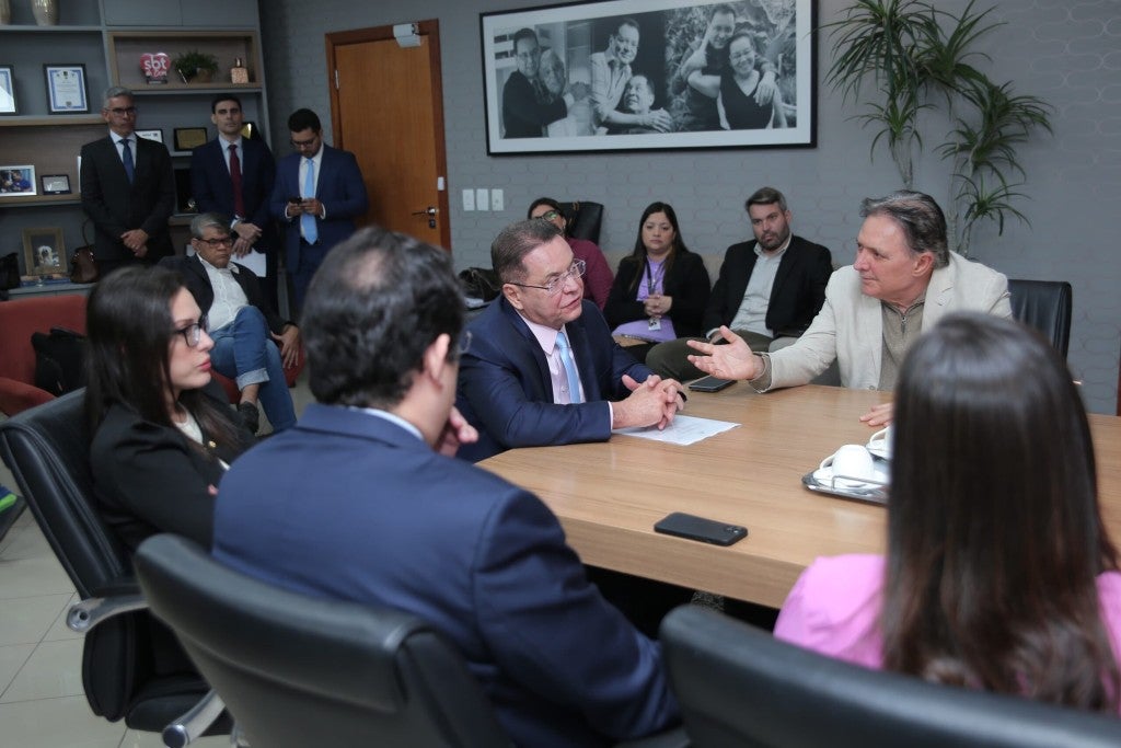 Grupo pede ajuda à ALMT para garantir investimentos em creches no estado