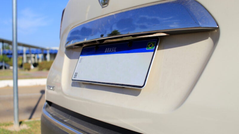 Detran orienta motoristas sobre o que fazer caso a placa do veículo seja danificada ou perdida