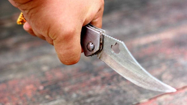 Soldado é morto em ataque com faca em shopping de Israel; agressor é baleado