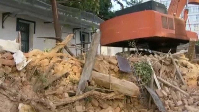 Ex-secretário de Eduardo Paes é agredido em operação para demolir imóveis na Cidade de Deus