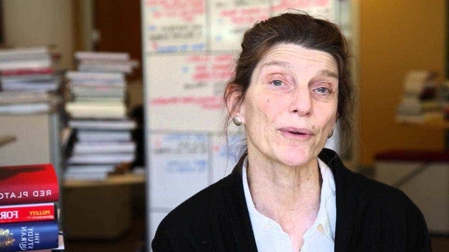 ‘A Filha Perdida’, romance de Elena Ferrante, chega ao teatro entre dores e amores