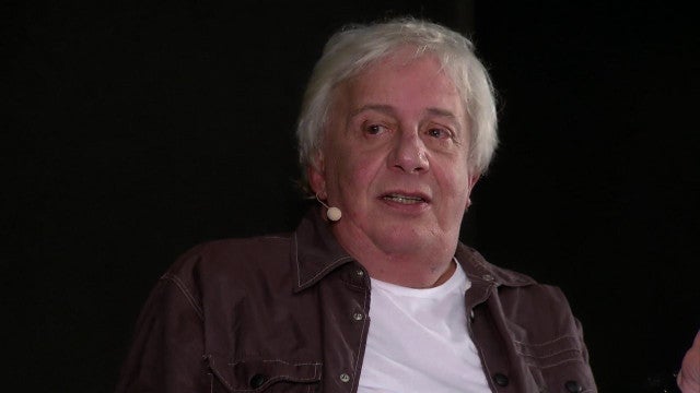 Marco Nanini apresenta peça em cadeira de rodas após cirurgia