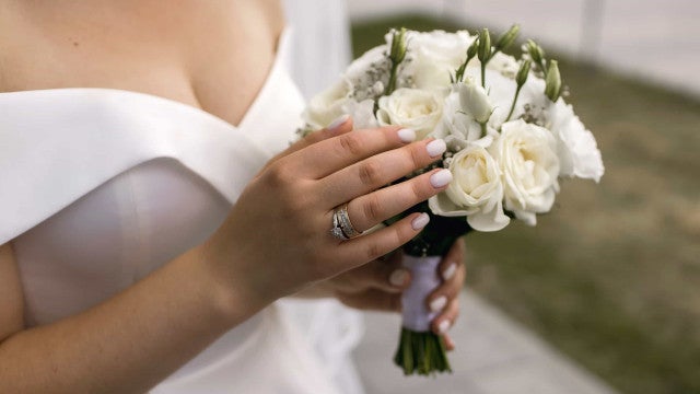 Noiva organiza casamento e vai até ao altar mas… não tinha noivo