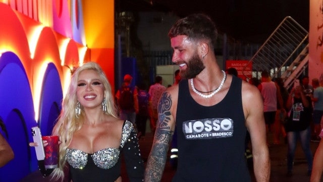 Karoline Lima é pedida em casamento com aliança improvisada por Léo Pereira