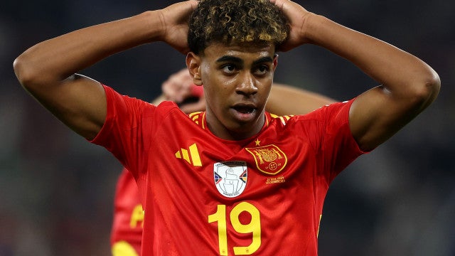 Yamal esquece sonho de virar streamer para transformar futebol da Espanha