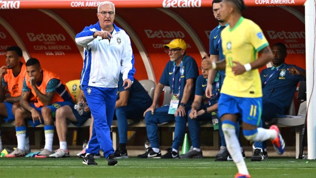 Dorival Júnior confirma Endrick no lugar de Vinícius Júnior contra o Uruguai na Copa América