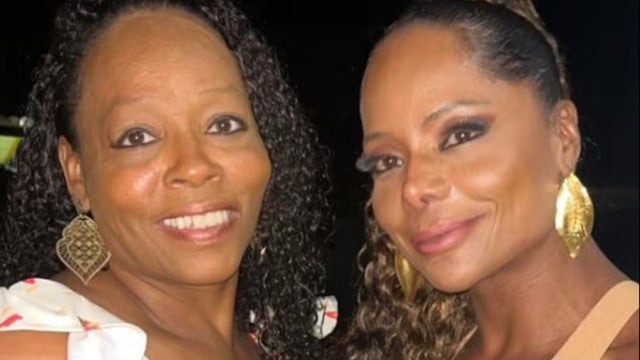 Morre Andréa, irmã gêmea de Adriana Bombom, aos 50 anos