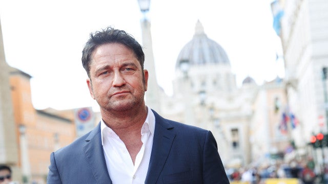 Gerard Butler ‘flagrado’ com antiga namorada 25 anos mais nova