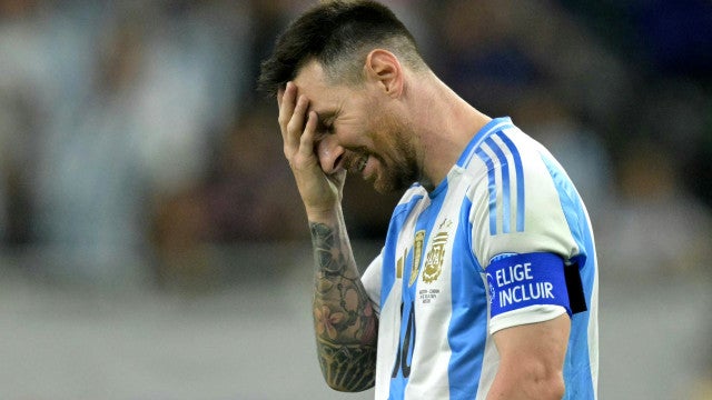 Messi falha, Martínez brilha, Argentina bate Equador nos pênaltis e vai à semifinal