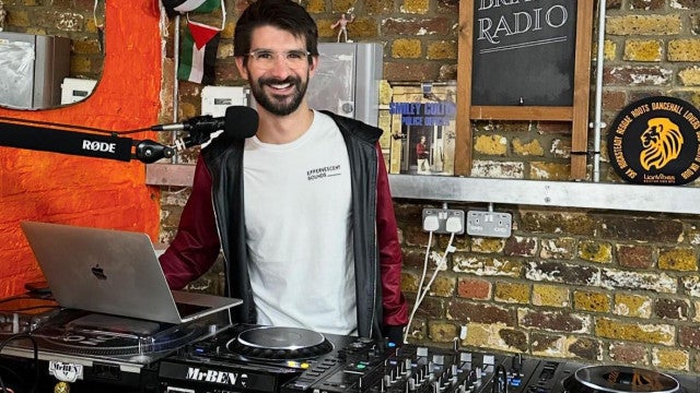 Jornalista e produtor musical brasileiro morre atropelado em Londres