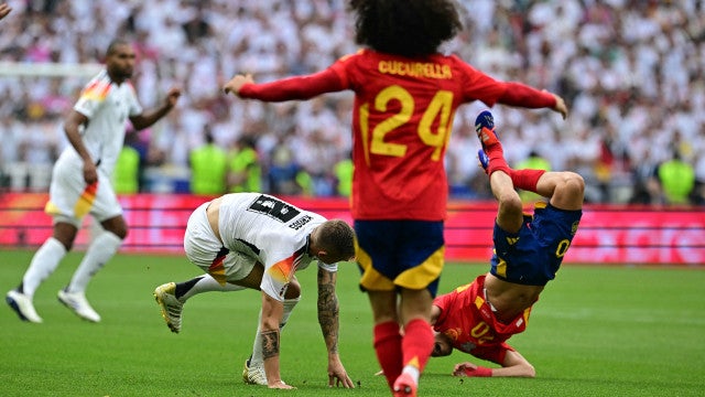 Pedri reage ao pedido de desculpas de Kroos: "Isto é futebol"