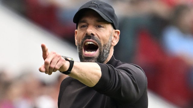 Van Nistelrooy volta ao Manchester United ao lado de René Hake como assistentes de Ten Hag