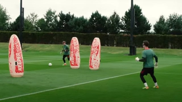 Novo treinador do Liverpool inova ao treinar os goleiros, veja o vídeo