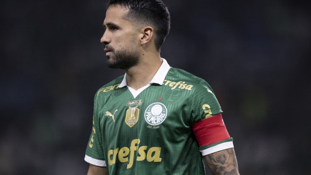 Carro do zagueiro Luan, ex-Palmeiras, é atingido por tiros no Rio de Janeiro