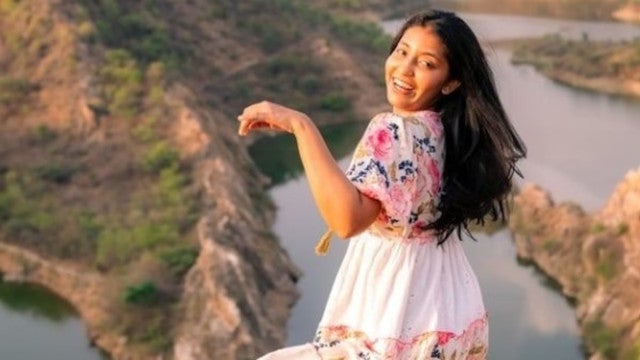 Influenciadora morre gravando conteúdo ao cair de cachoeira na Índia