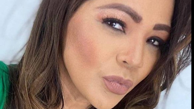 Mãe de Lexa publica vídeo dançando despida e admite depois: ‘Estava louca, bebi demais’