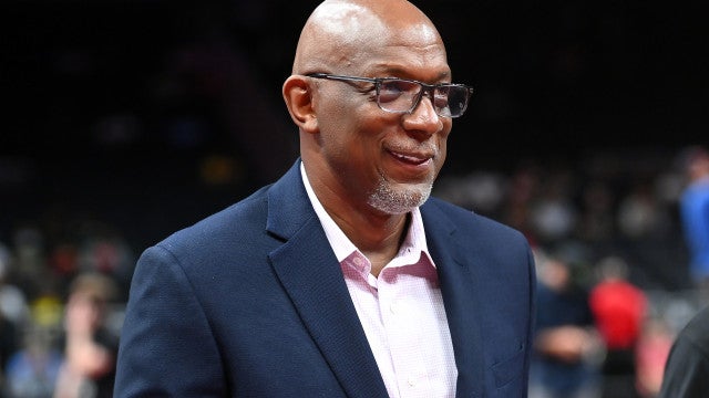 Ex-jogador de basquete dos EUA coloca à venda medalha de ouro do Dream Team