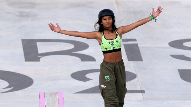 Rayssa Leal chora, ri e vai à final do skate street de maneira dramática