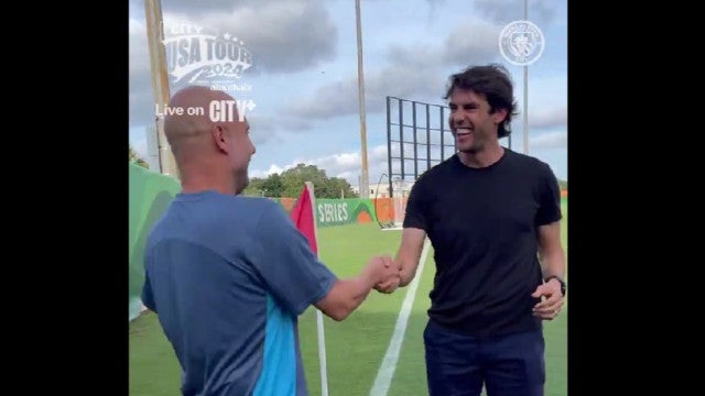 Kaká faz visita ao Manchester City e é recebido com carinho por Guardiola