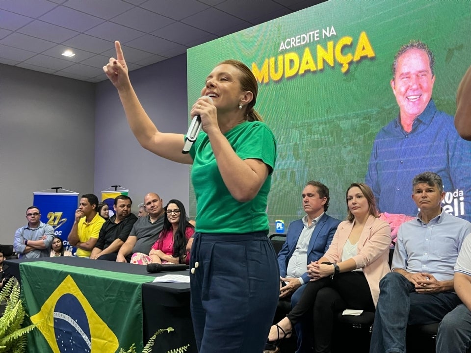 Flávia Moretti critica Kalil e fala em projeto de mudança para Várzea Grande