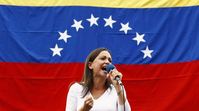 Opositora de Maduro diz que pressão e protestos ainda podem derrubar ditador