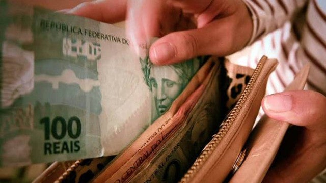 Serviços atingem novo recorde da série histórica, superando dezembro de 2022, mostra IBGE