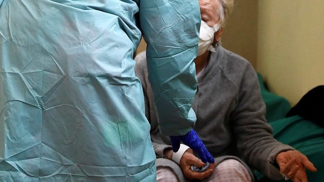 Aumentam internações por Covid em idosos, diz Fiocruz