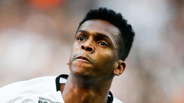 Jô rescinde com o Amazonas após oito meses de clube, seis gols e prisão