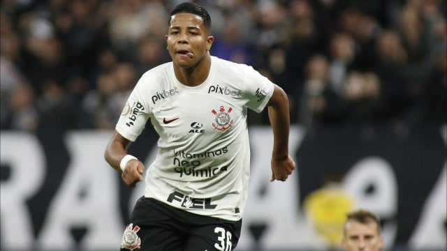 Corinthians dobrou a aposta por Wesley e agora recebe propostas menores
