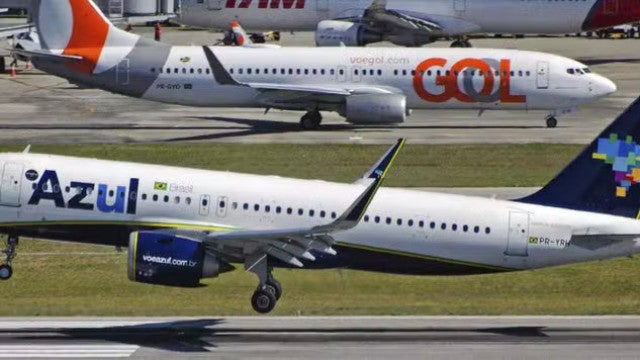 Aeroporto de Florianópolis fecha temporariamente após danos em aeronave da Azul